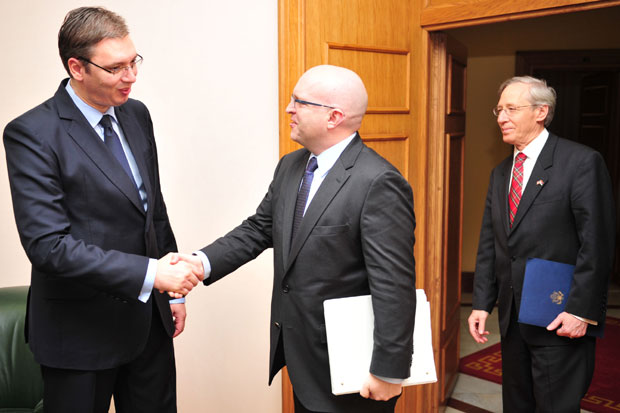 ПРЕДСЕДНИК У БРАТИСЛАВИ: Од САД тражи помоћ за ЗСО и укидање такса